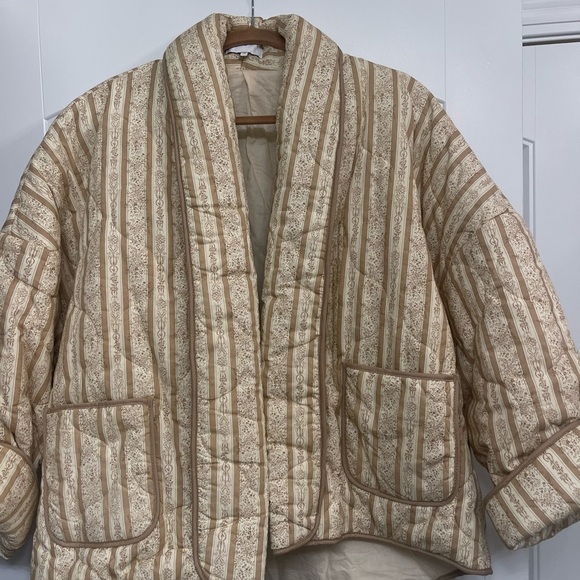 From shop your darling boutique. New. 
Brand MABLE Size M ( fits over sized) - Picture 5 of 5